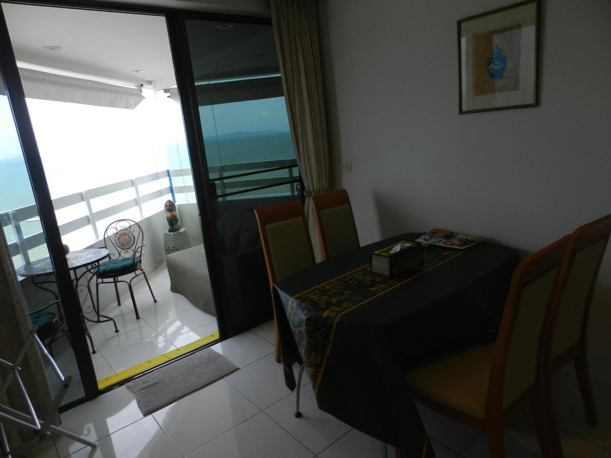 Jomtien Plaza Condotel Room photo
